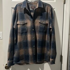 Johnston & Murphy Size large Blue Plaid Button Down Shirt